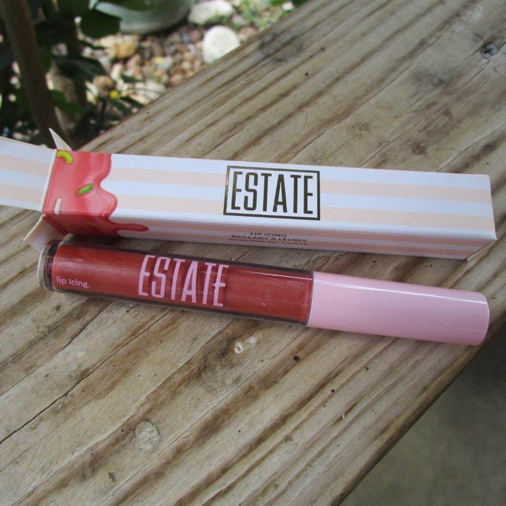 ESTATE Glazed Lip Icing Gloss New